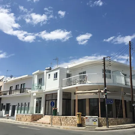 Cross Road Apartment